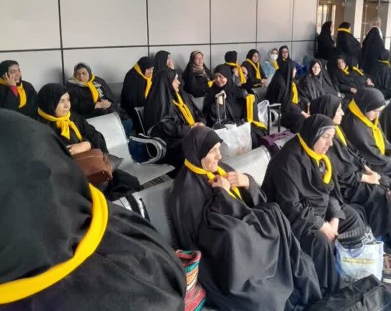 اعزام یک کاروان از زنان سرپرست خانوار به مشهد مقدس