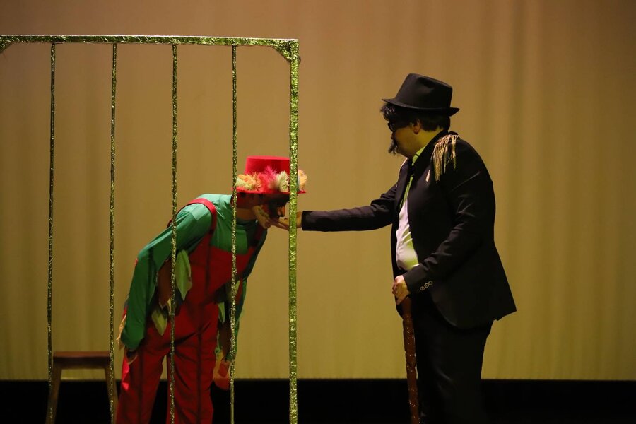 در رسانه / نمایش «پند طوطی»؛ توانمندی هنرمندان دارای معلولیت را روی صحنه آورد

