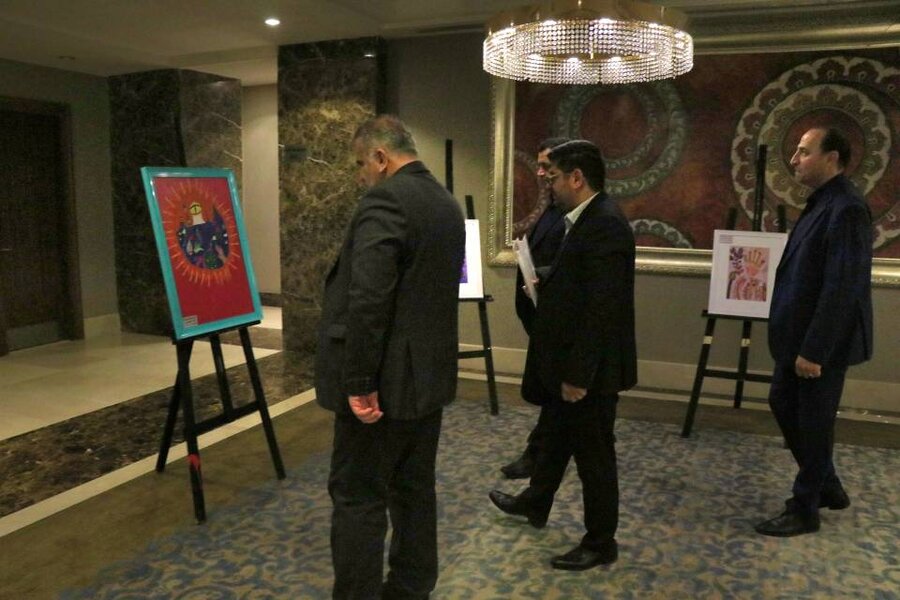 برپایی نمایشگاه آثار هنری بیماران روان زن مرکز مهر ارومیه همزمان با جشنواره تئاتر افراد دارای معلولیت