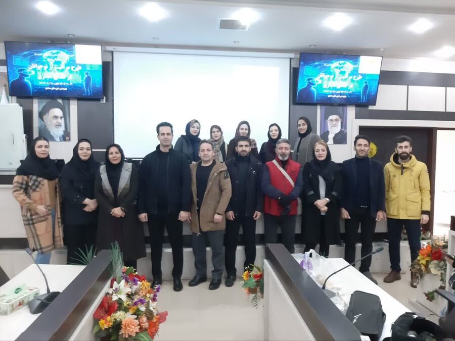 دوره تربیت مربی پیشگیری از آسیب‌های اجتماعی فضای مجازی در کردستان برگزار شد