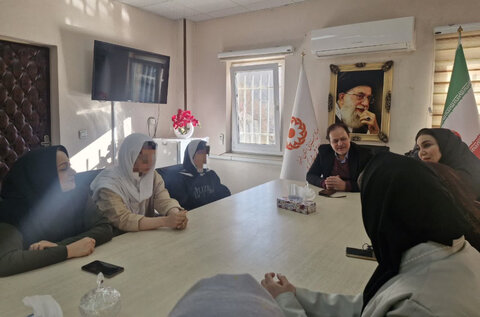 کرج | دیدار فرزندان مرکز شبه‌ خانواده با مدیر بهزیستی کرج به مناسبت گرامیداشت روز پدر