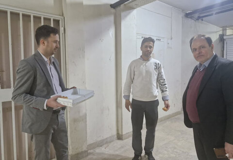 کرج | گزارش تصویری | مدیر بهزیستی کرج میلاد حضرت علی (ع) را به همکاران تبریک گفت