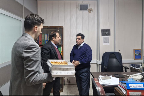 کرج | گزارش تصویری | مدیر بهزیستی کرج میلاد حضرت علی (ع) را به همکاران تبریک گفت