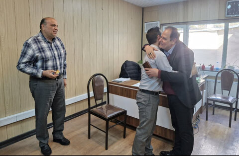 کرج | گزارش تصویری | مدیر بهزیستی کرج میلاد حضرت علی (ع) را به همکاران تبریک گفت