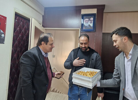 کرج | گزارش تصویری | مدیر بهزیستی کرج میلاد حضرت علی (ع) را به همکاران تبریک گفت