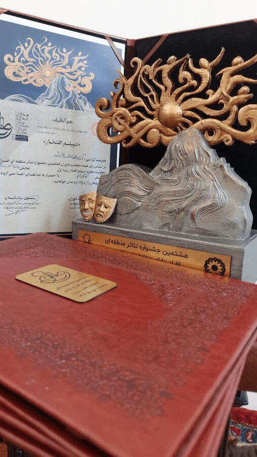 در رسانه / درخشش گروه تئاتر "مآ" در جشنواره منطقهای طلوع