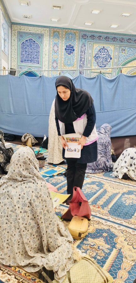 رضوانشهر /حضور کارشناسان اورژانس اجتماعی در نماز جمعه و معرفی خدمات ۱۲۳