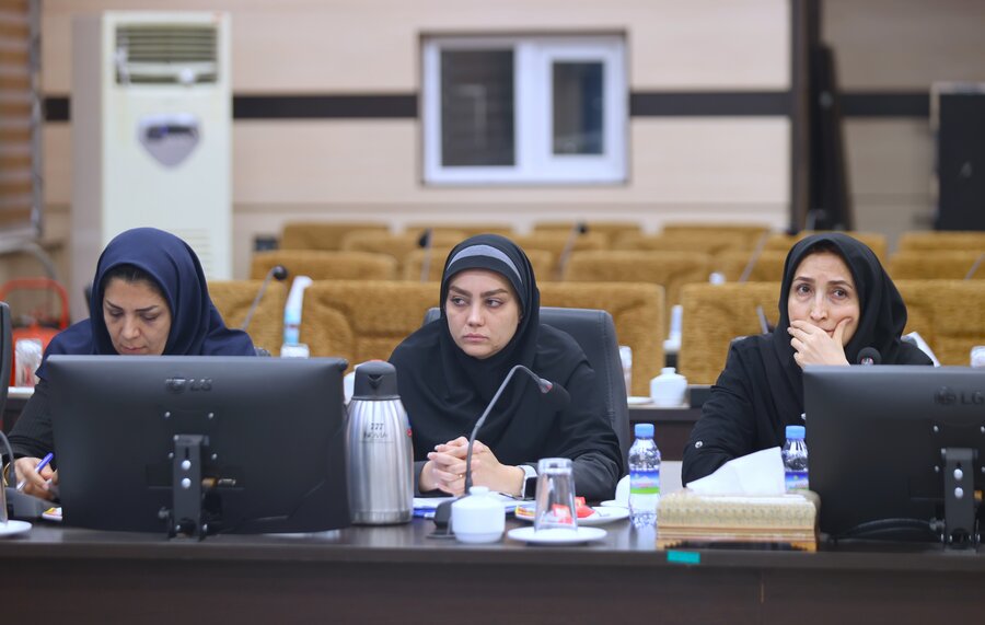 نشست کارکنان دفتر زنان و خانواده با رئیس سازمان بهزیستی