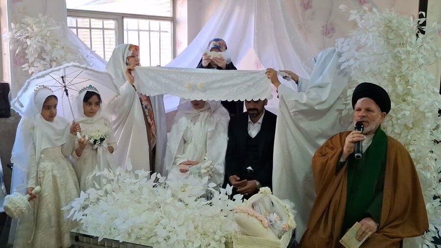 برگزاری جشن عقد در مرکز سالمندان ملایر به مناسبت میلاد حضرت علی(ع) و روز پدر