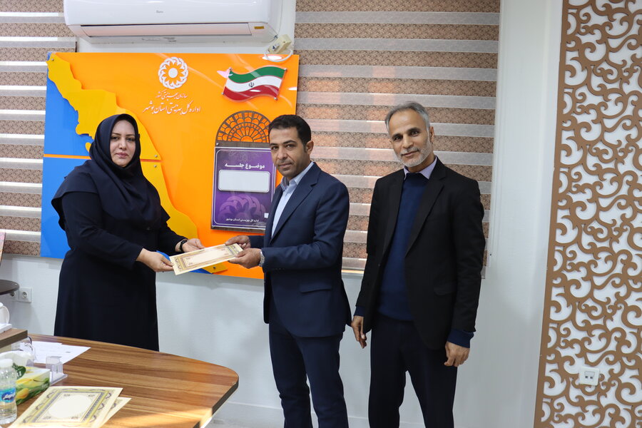 مدیرکل بهزیستی بوشهر در نشست با گزینش‌گران: گزینش، چشم بینای نظام و تضمین سلامت اداری است