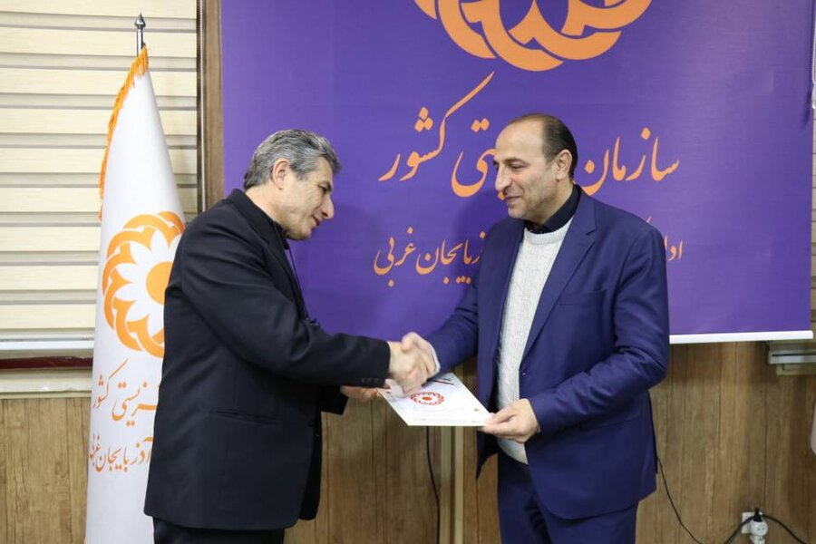 تجلیل مدیرکل بهزیستی آذربایجان‌غربی از عوامل اجرایی هشتمین جشنواره تئاتر افراد دارای معلولیت