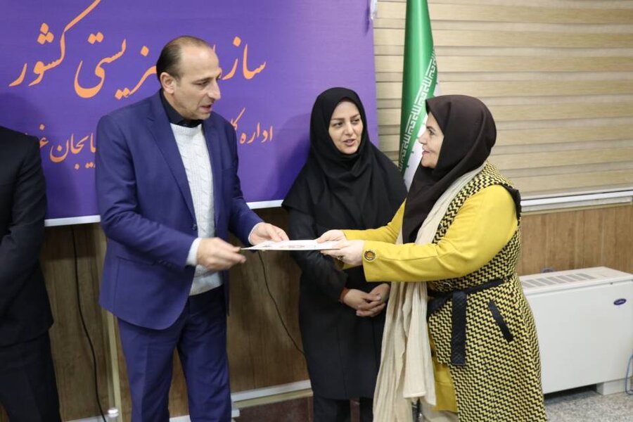 تجلیل مدیرکل بهزیستی آذربایجان‌غربی از عوامل اجرایی هشتمین جشنواره تئاتر افراد دارای معلولیت