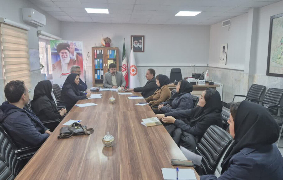 فردیس | نشست هم اندیشی رئیس بهزیستی شهرستان فردیس و مسئولین مراکز مثبت زندگی 