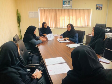  رضوانشهر/بررسی وضعیت پرونده‌های حمایتی زنان سرپرست خانوار در بهزیستی