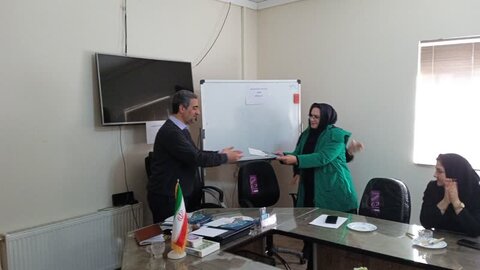 گزارش تصویری| تجلیل از مددکاران اجتماعی شهرستان هشترود