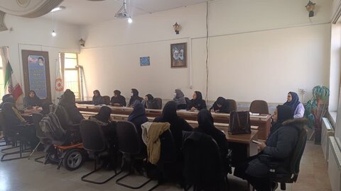 اراک ا جلسه تخصصی بررسی و بهبود خدمات مراکز مثبت زندگی شهرستان اراک برگزار شد