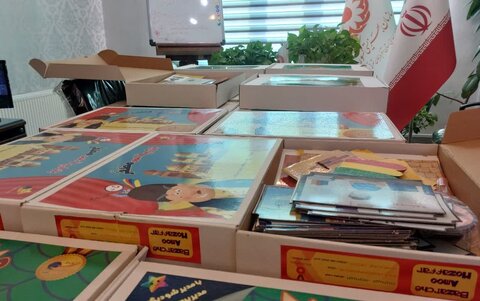 گزارش تصویری| توزیع پک‌های آموزشی توسط بهزیستی شهرستان اسکو