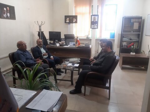 پیگیری اجرای پروژه‌های مسکن ملی و محرومین در شهرستان آوج