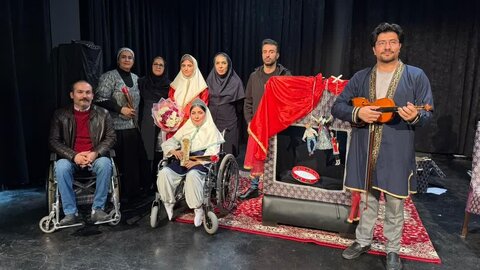 درخشش نمایش دختران اندرونی از اسکو در جشنواره تئاتر منطقه‌ای طلوع