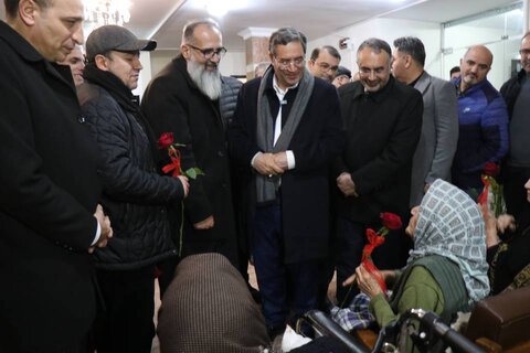 گزارش تصویری / دیدار صمیمی استاندار آذربایجان‌غربی با سالمندان مسیحی مرکز حضرت یوسف (ع)