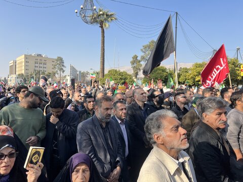 فارس|حضور سرپرست و کارکنان بهزیستی فارس در راهپیمایی عظیم ملت ایران علیه عناصر تخریب گر روز دوشنبه  ۲۲  دی ماه