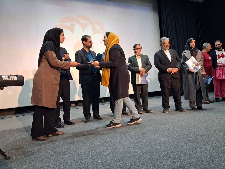 برخوار| تجلیل از مددکاران نمونه و معلولین برتر شهرستان