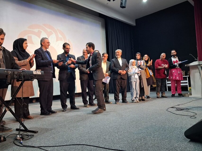 برخوار| تجلیل از مددکاران نمونه و معلولین برتر شهرستان