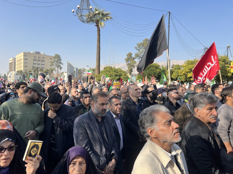 فارس|حضور سرپرست و کارکنان بهزیستی فارس در راهپیمایی عظیم ملت ایران علیه عناصر تخریب گر روز دوشنبه  ۲۲  دی ماه 