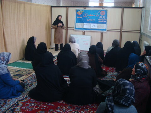 برگزاری جلسه آموزشی ویژه خانواده‌های افراد دارای معلولیت ملایر