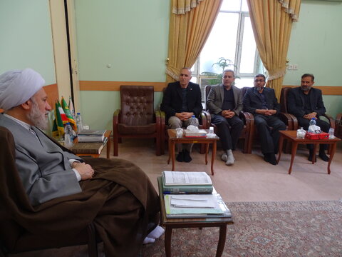 دیدار سرپرست بهزیستی فارس با حضرت آیت الله دژکام نماینده محترم ولی فقیه در فارس و امام جمعه معزز شیراز