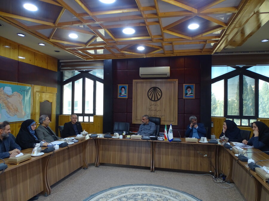 جلسه سرپرست بهزیستی فارس با رئیس سازمان  برنامه و بودجه استان برگزار شد