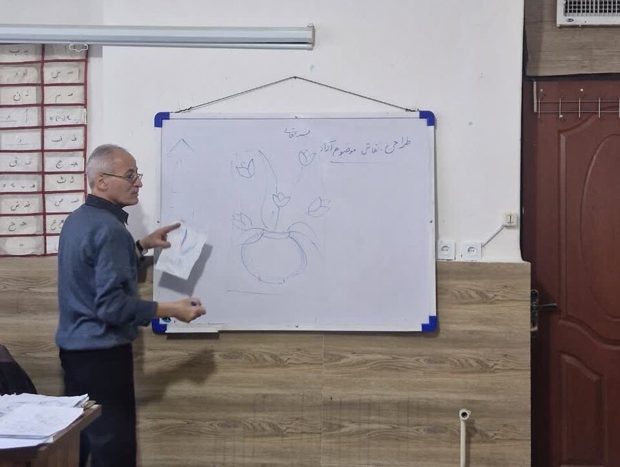 آموزش نقاشی ویژه سالمندان شهر همدان