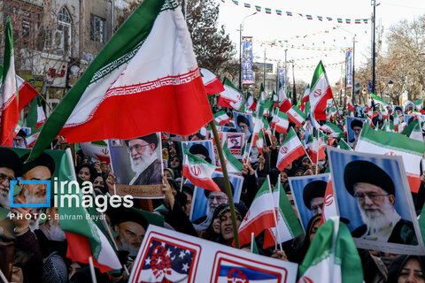 گزارش تصویری| حضور مدیرکل و جمعی از کارکنان بهزیستی در راهپیمایی محکومیت اقدامات تروریستی آمریکا و رژیم صهیونیستی علیه ملت ایران