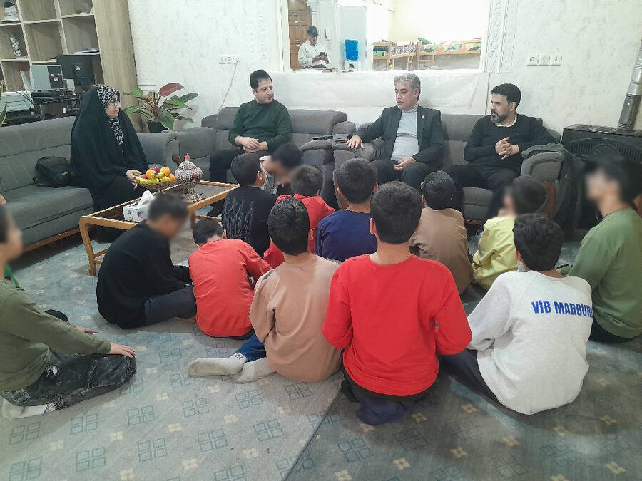 بازدید مدیرکل بهزیستی استان قم از مراکز شبانه روزی