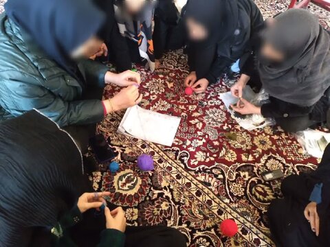 توانمندسازی مددجویان بهزیستی تویسرکان با احیای صنایع‌دستی بومی در روستای کهنوش