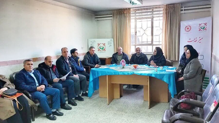 گزارش تصویری| برگزاری میز خدمت در «مدرسه پایلوت طرح سلام» در همدان