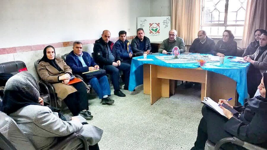 گزارش تصویری| برگزاری میز خدمت در «مدرسه پایلوت طرح سلام» در همدان