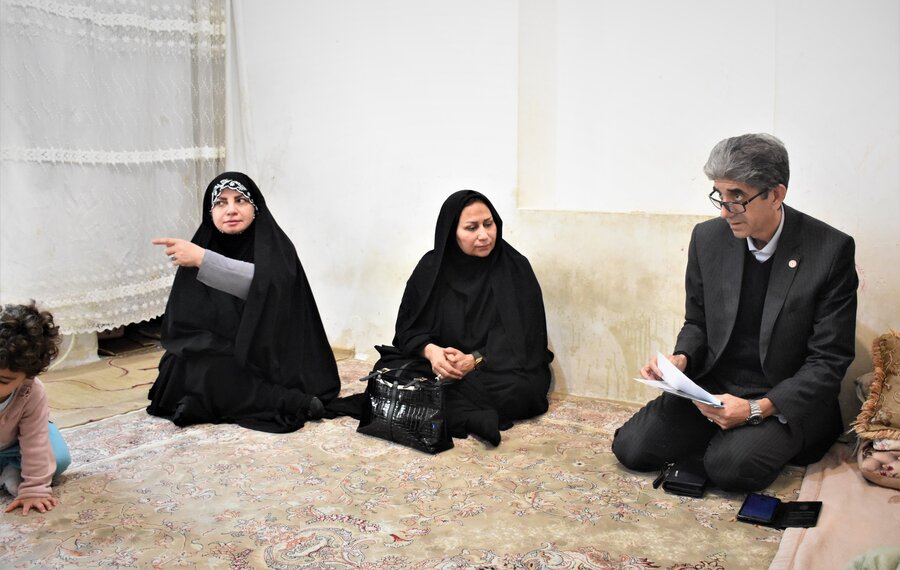 بازدید مدیرکل بهزیستی از منزل مددجویان