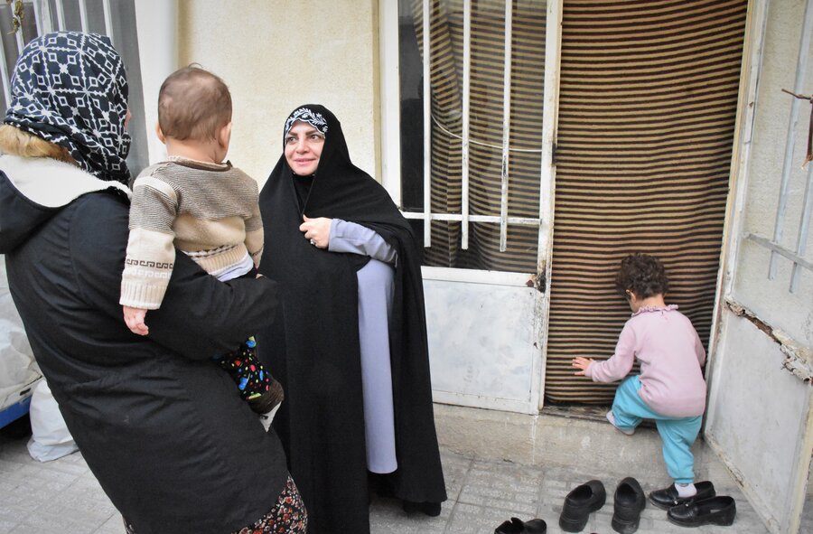 بازدید مدیرکل بهزیستی از منزل مددجویان