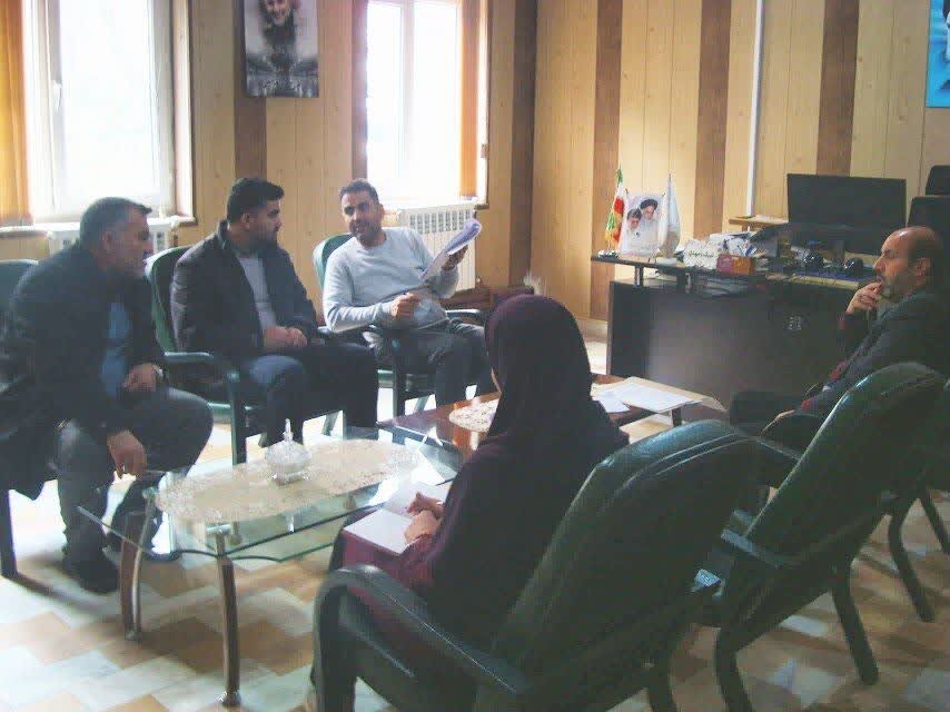 نشست هم‌افزایی «سلام محله» در بهزیستی ملایر با تأکید بر نقش خیرین