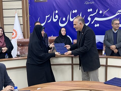 گزارش تصویری|تقدیر  سرپرست بهزیستی فارس از همکاران