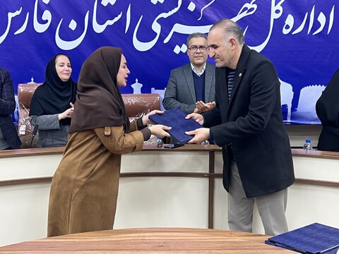 گزارش تصویری|تقدیر  سرپرست بهزیستی فارس از همکاران