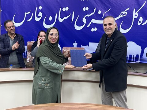 گزارش تصویری|تقدیر  سرپرست بهزیستی فارس از همکاران