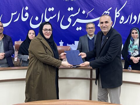 گزارش تصویری|تقدیر  سرپرست بهزیستی فارس از همکاران