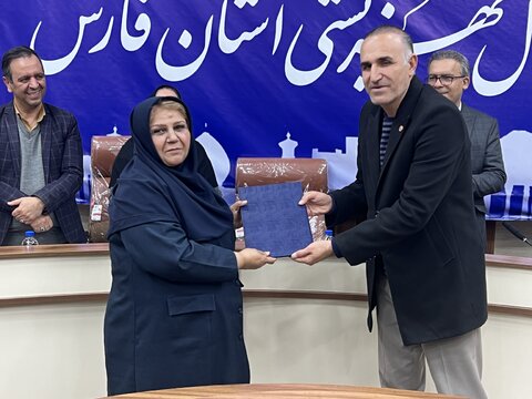گزارش تصویری|تقدیر  سرپرست بهزیستی فارس از همکاران
