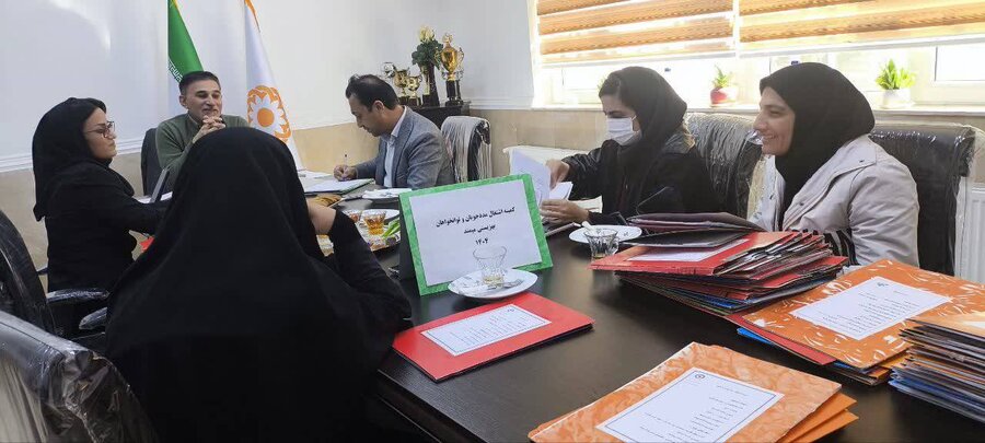 فیروزآباد| برگزاری جلسه کمیته اشتغال و بیمه در مجتمع خدمات بهزیستی شهدای بخش میمند فیروزآباد 