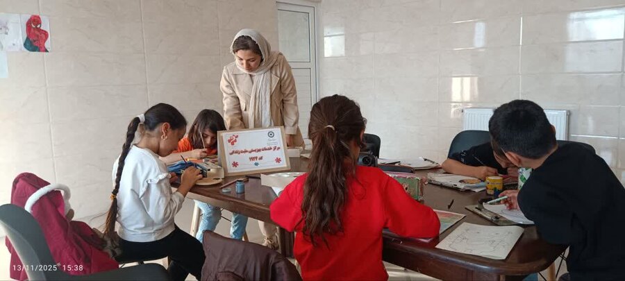 دوره رایگان نقاشی ویژه نونهالان تحت پوشش بهزیستی دیواندره برگزار شد
