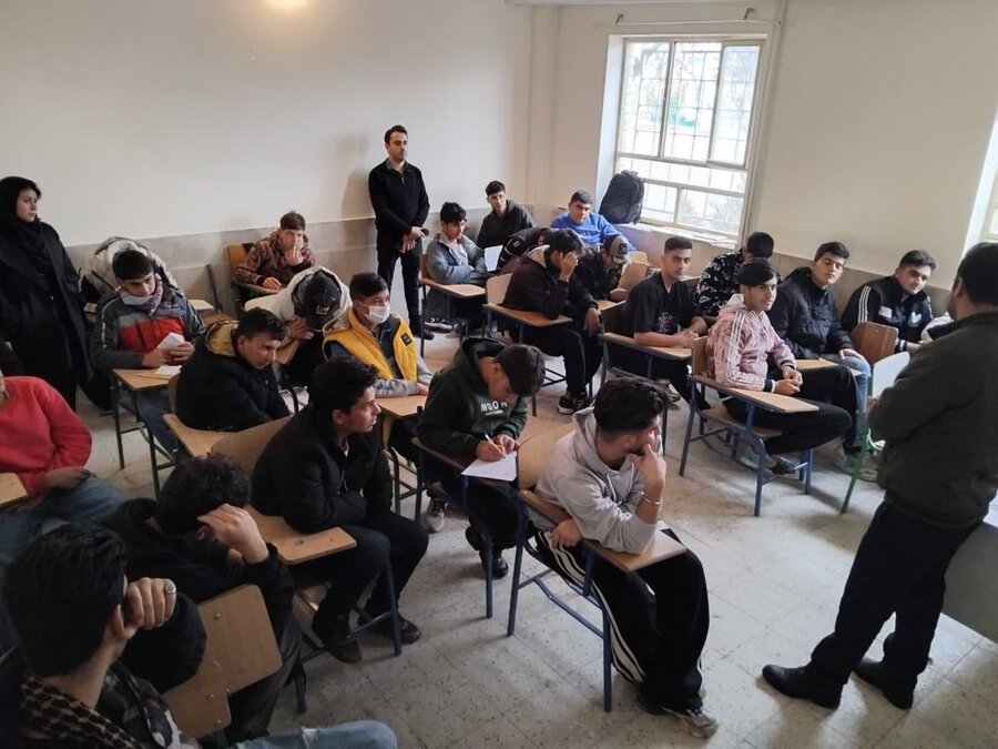 دوره‌های آموزشی مهارت‌های زندگی در رزن برگزار شد