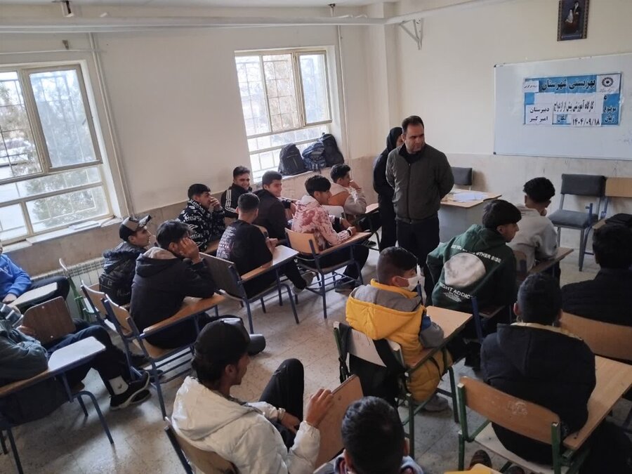 دورههای آموزشی مهارتهای زندگی در رزن برگزار شد