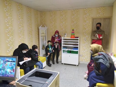 گزارش تصویری | طرح غربالگری اضطراب کودکان در همدان کلید خورد